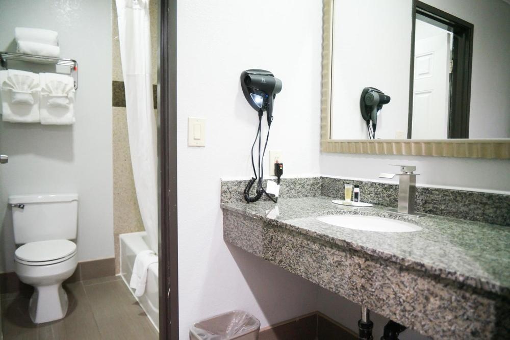 Days Inn by Wyndham West Covina Image 33