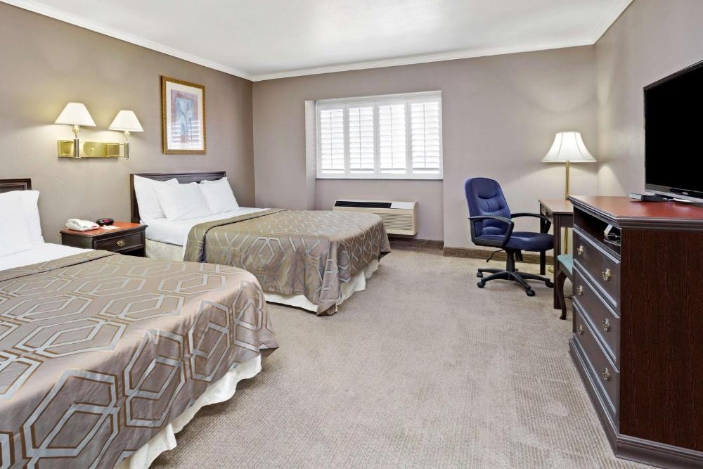 Days Inn by Wyndham West Covina Image 61