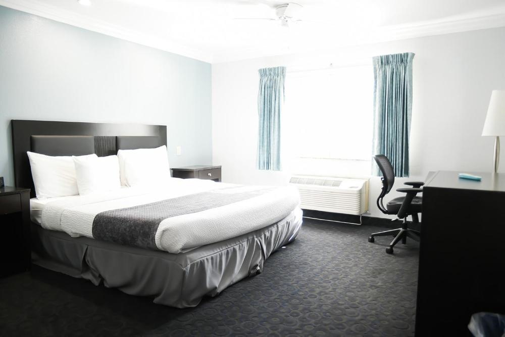 Days Inn by Wyndham West Covina