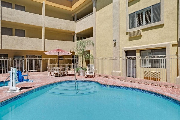 Days Inn by Wyndham West Covina image 3