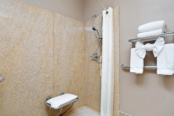 Days Inn by Wyndham West Covina image 32