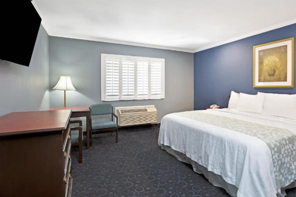 Days Inn by Wyndham West Covina image 55