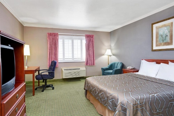 Days Inn by Wyndham West Covina image 56