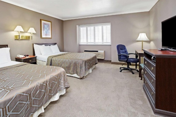 Days Inn by Wyndham West Covina image 61